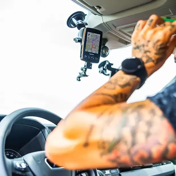 GPS Aventura 2 Plus Motor. El GPS per als esports motor. Compatible amb cotxe, 4X4, Quad i Motor. GPS amb pantalla molt àmplia. Botons físic i tàctils