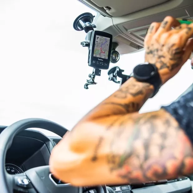 GPS Aventura 2 Plus Motor. Il GPS per gli sport motoristici. Compatibile con Auto, 4X4, Quad e Motore. GPS con schermo molto ampio. Pulsanti fisici e tattili