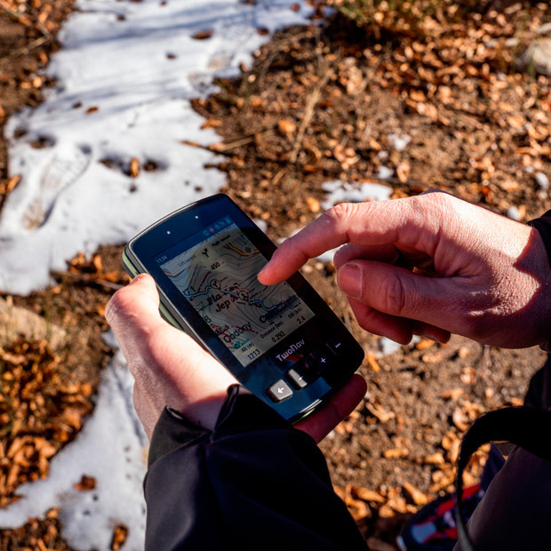 GPS Aventura 2 Plus. The GPS for the most extreme sports such as hiking and mountaineering. GPS with very wide screen. Physical and tactile buttons. 